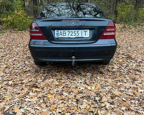 Синий Мерседес Ц-Класс, объемом двигателя 2.2 л и пробегом 440 тыс. км за 2900 $, фото 11 на Automoto.ua