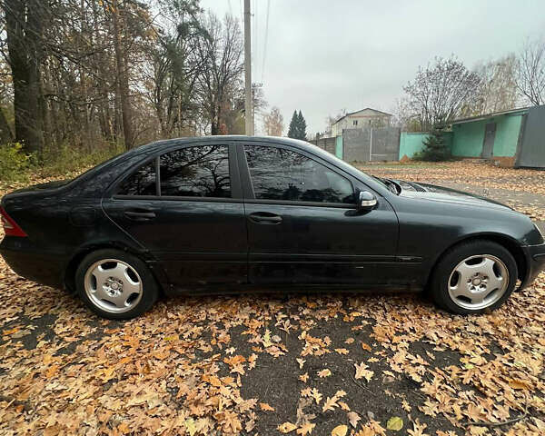 Синий Мерседес Ц-Класс, объемом двигателя 2.2 л и пробегом 440 тыс. км за 2900 $, фото 8 на Automoto.ua