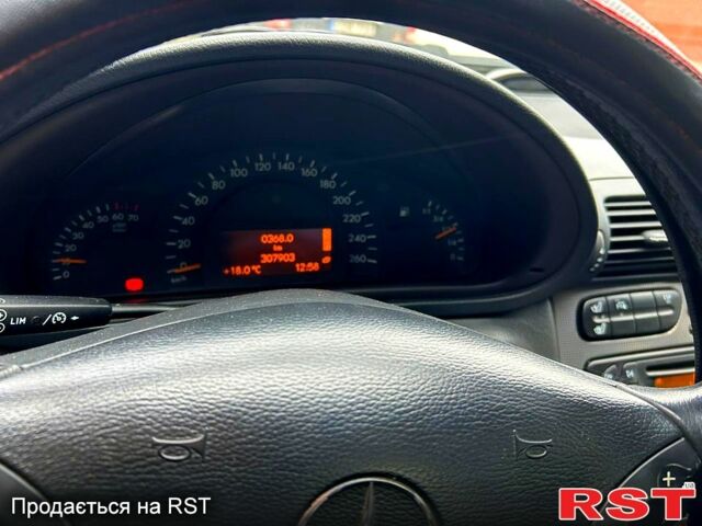 Синий Мерседес Ц-Класс, объемом двигателя 2 л и пробегом 380 тыс. км за 4600 $, фото 4 на Automoto.ua