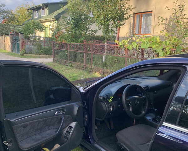 Синій Мерседес Ц-Клас, об'ємом двигуна 2 л та пробігом 280 тис. км за 3900 $, фото 15 на Automoto.ua
