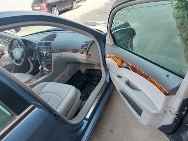 Синій Мерседес Ц-Клас, об'ємом двигуна 2.7 л та пробігом 343 тис. км за 3000 $, фото 7 на Automoto.ua