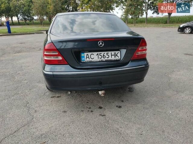 Синий Мерседес Ц-Класс, объемом двигателя 2 л и пробегом 240 тыс. км за 5400 $, фото 5 на Automoto.ua