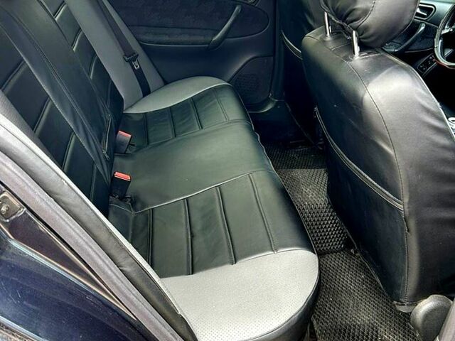 Синий Мерседес Ц-Класс, объемом двигателя 2 л и пробегом 380 тыс. км за 4600 $, фото 7 на Automoto.ua