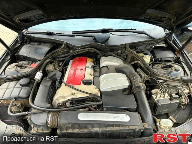 Синий Мерседес Ц-Класс, объемом двигателя 2 л и пробегом 380 тыс. км за 4600 $, фото 10 на Automoto.ua