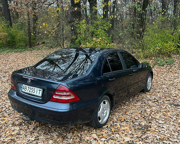 Синий Мерседес Ц-Класс, объемом двигателя 2.2 л и пробегом 440 тыс. км за 2900 $, фото 15 на Automoto.ua