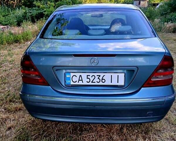 Синій Мерседес Ц-Клас, об'ємом двигуна 2.1 л та пробігом 240 тис. км за 5000 $, фото 1 на Automoto.ua