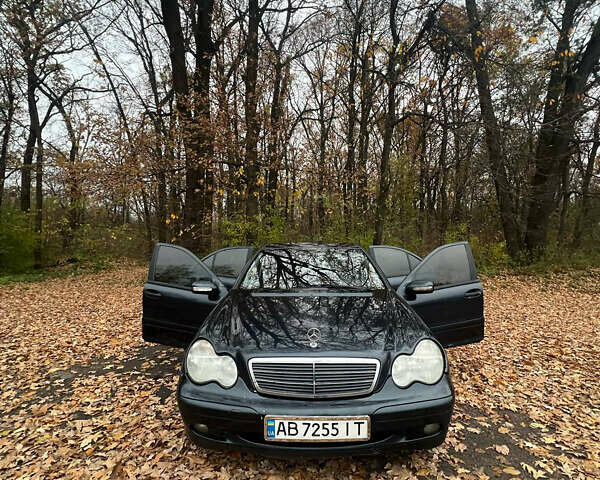 Синий Мерседес Ц-Класс, объемом двигателя 2.2 л и пробегом 440 тыс. км за 2900 $, фото 9 на Automoto.ua