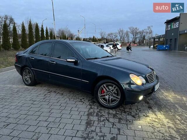 Синій Мерседес Ц-Клас, об'ємом двигуна 2 л та пробігом 263 тис. км за 4800 $, фото 3 на Automoto.ua