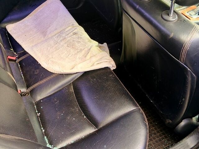 Мерседес Ц-Класс 2002 в Павлограде на Automoto.ua Синий Мерседес Ц-Класс, объемом двигателя 1.8 л и пробегом 128 тыс. км за 3000 $, фото 6 на Automoto.ua