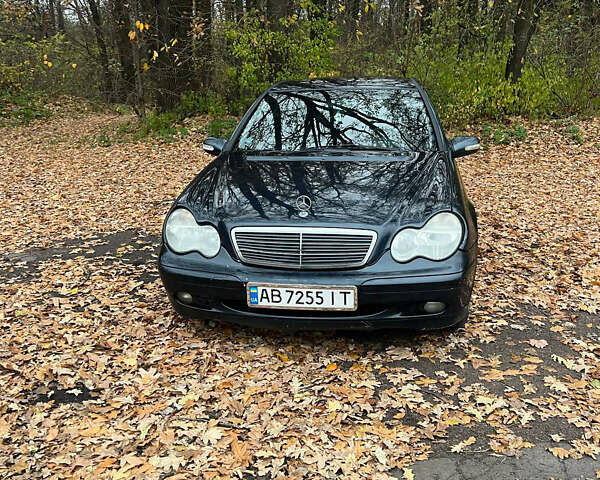 Синий Мерседес Ц-Класс, объемом двигателя 2.2 л и пробегом 440 тыс. км за 2900 $, фото 3 на Automoto.ua