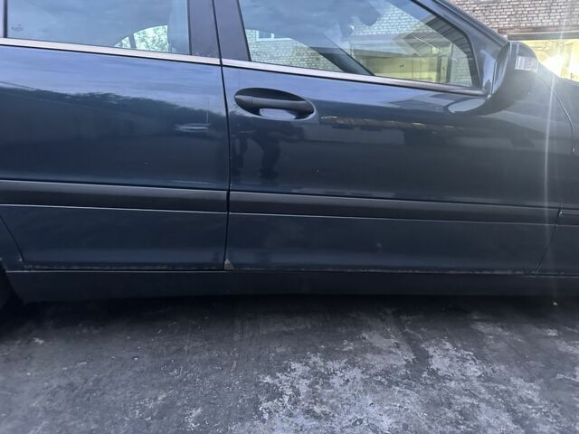 Синій Мерседес Ц-Клас, об'ємом двигуна 2 л та пробігом 483 тис. км за 2500 $, фото 9 на Automoto.ua