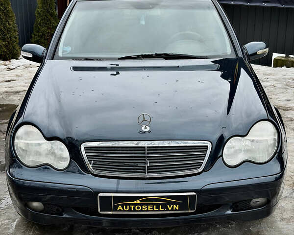 Синий Мерседес Ц-Класс, объемом двигателя 2.15 л и пробегом 430 тыс. км за 3800 $, фото 1 на Automoto.ua