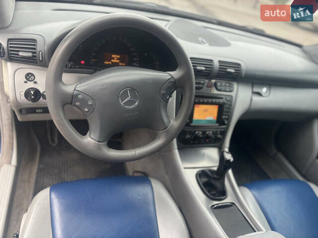 Синий Мерседес Ц-Класс, объемом двигателя 2.2 л и пробегом 432 тыс. км за 4400 $, фото 8 на Automoto.ua