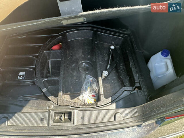 Синій Мерседес Ц-Клас, об'ємом двигуна 1.8 л та пробігом 260 тис. км за 5500 $, фото 27 на Automoto.ua