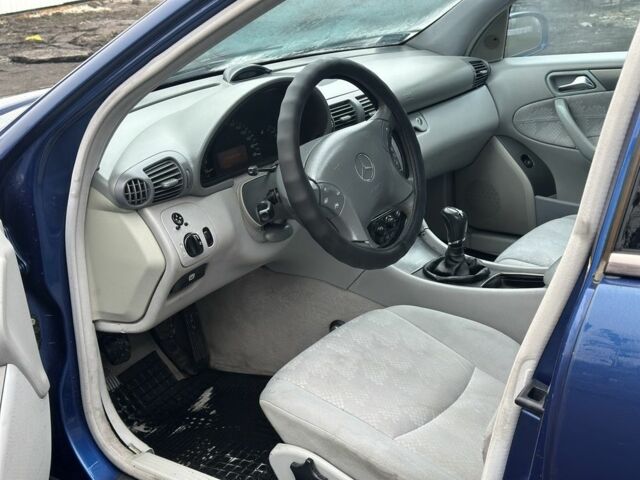 Синій Мерседес Ц-Клас, об'ємом двигуна 0 л та пробігом 123 тис. км за 2500 $, фото 4 на Automoto.ua