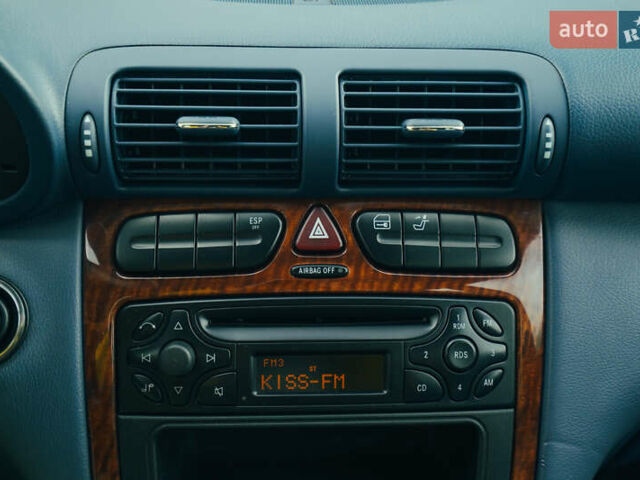 Синий Мерседес Ц-Класс, объемом двигателя 2.15 л и пробегом 459 тыс. км за 4500 $, фото 26 на Automoto.ua