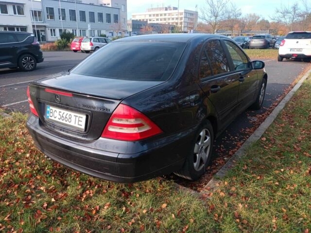 Синій Мерседес Ц-Клас, об'ємом двигуна 1.8 л та пробігом 401 тис. км за 4800 $, фото 11 на Automoto.ua