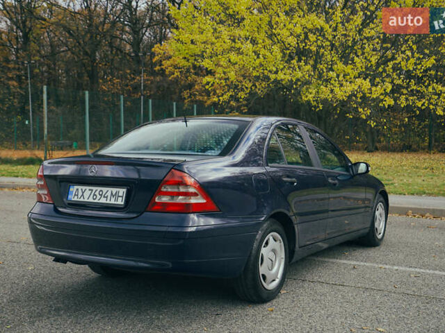 Синий Мерседес Ц-Класс, объемом двигателя 2.15 л и пробегом 459 тыс. км за 4500 $, фото 7 на Automoto.ua