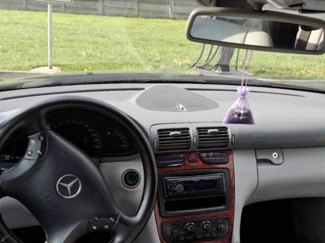 Синій Мерседес Ц-Клас, об'ємом двигуна 1.8 л та пробігом 401 тис. км за 4800 $, фото 16 на Automoto.ua