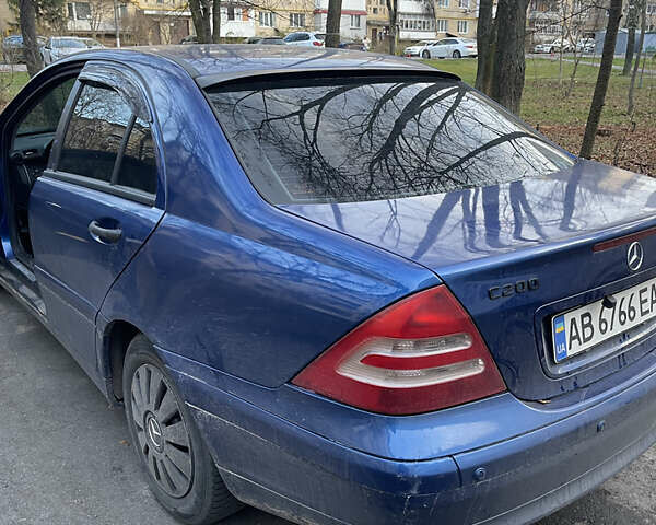 Синій Мерседес Ц-Клас, об'ємом двигуна 1.8 л та пробігом 335 тис. км за 3400 $, фото 1 на Automoto.ua
