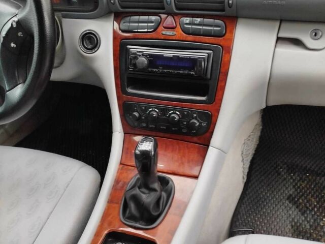 Синій Мерседес Ц-Клас, об'ємом двигуна 1.8 л та пробігом 401 тис. км за 4800 $, фото 1 на Automoto.ua