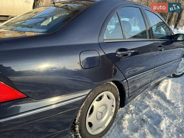 Синій Мерседес Ц-Клас, об'ємом двигуна 0 л та пробігом 231 тис. км за 6300 $, фото 27 на Automoto.ua