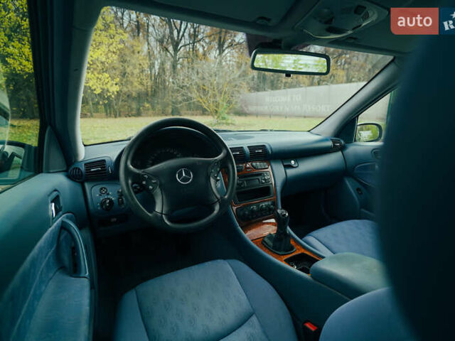 Синий Мерседес Ц-Класс, объемом двигателя 2.15 л и пробегом 459 тыс. км за 4500 $, фото 23 на Automoto.ua