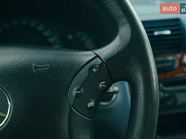 Синий Мерседес Ц-Класс, объемом двигателя 2.15 л и пробегом 459 тыс. км за 4500 $, фото 17 на Automoto.ua