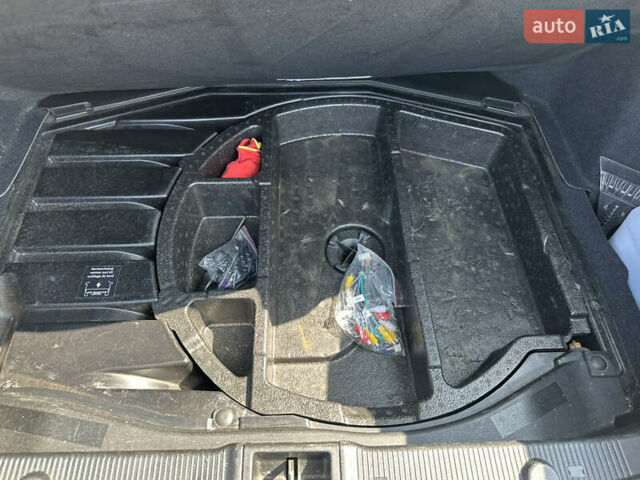 Синій Мерседес Ц-Клас, об'ємом двигуна 1.8 л та пробігом 260 тис. км за 5500 $, фото 31 на Automoto.ua