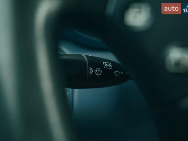 Синий Мерседес Ц-Класс, объемом двигателя 2.15 л и пробегом 459 тыс. км за 4500 $, фото 20 на Automoto.ua