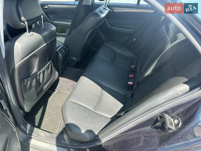 Синій Мерседес Ц-Клас, об'ємом двигуна 1.8 л та пробігом 260 тис. км за 5500 $, фото 22 на Automoto.ua