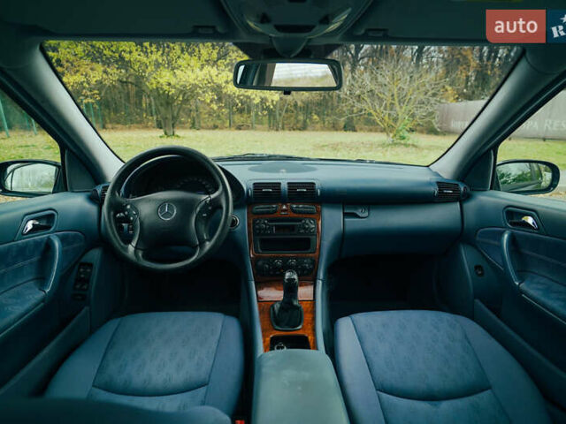 Синий Мерседес Ц-Класс, объемом двигателя 2.15 л и пробегом 459 тыс. км за 4500 $, фото 12 на Automoto.ua