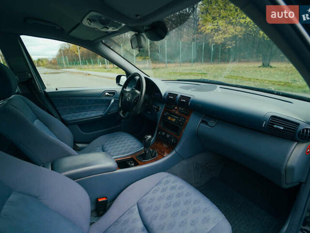 Синий Мерседес Ц-Класс, объемом двигателя 2.15 л и пробегом 459 тыс. км за 4500 $, фото 25 на Automoto.ua