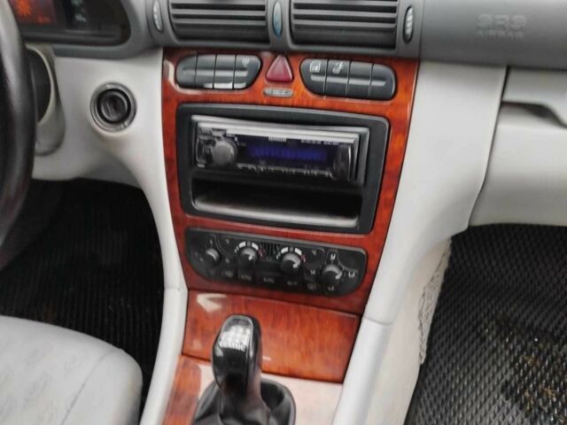 Синій Мерседес Ц-Клас, об'ємом двигуна 1.8 л та пробігом 401 тис. км за 4800 $, фото 6 на Automoto.ua