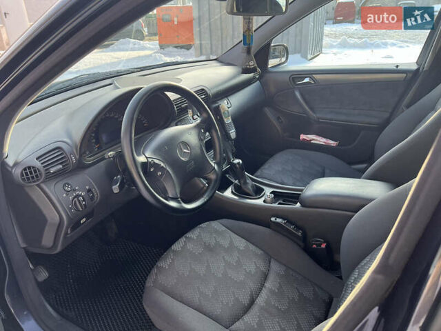 Синій Мерседес Ц-Клас, об'ємом двигуна 0 л та пробігом 231 тис. км за 6300 $, фото 16 на Automoto.ua