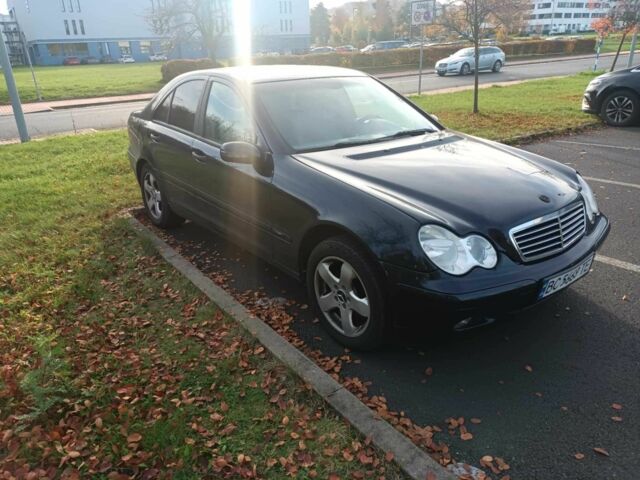 Синій Мерседес Ц-Клас, об'ємом двигуна 1.8 л та пробігом 401 тис. км за 4800 $, фото 13 на Automoto.ua