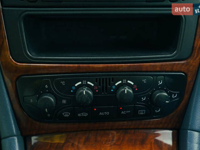 Синий Мерседес Ц-Класс, объемом двигателя 2.15 л и пробегом 459 тыс. км за 4500 $, фото 27 на Automoto.ua