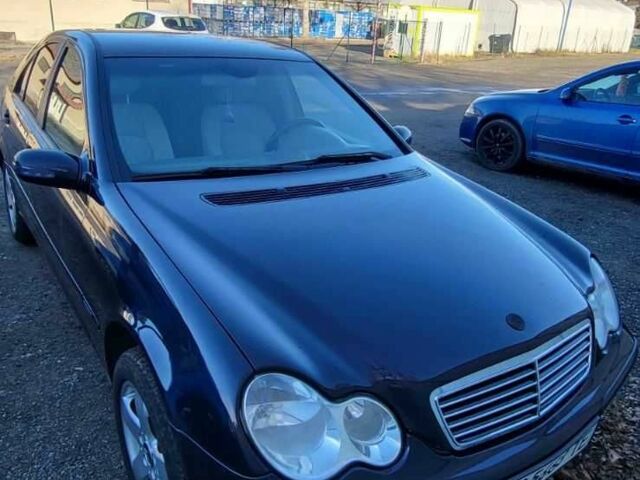 Синій Мерседес Ц-Клас, об'ємом двигуна 1.8 л та пробігом 401 тис. км за 4800 $, фото 5 на Automoto.ua