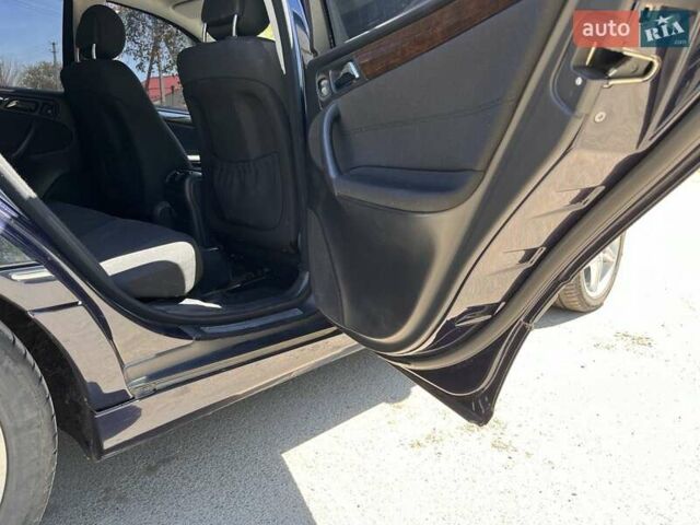 Синій Мерседес Ц-Клас, об'ємом двигуна 1.8 л та пробігом 200 тис. км за 7600 $, фото 12 на Automoto.ua