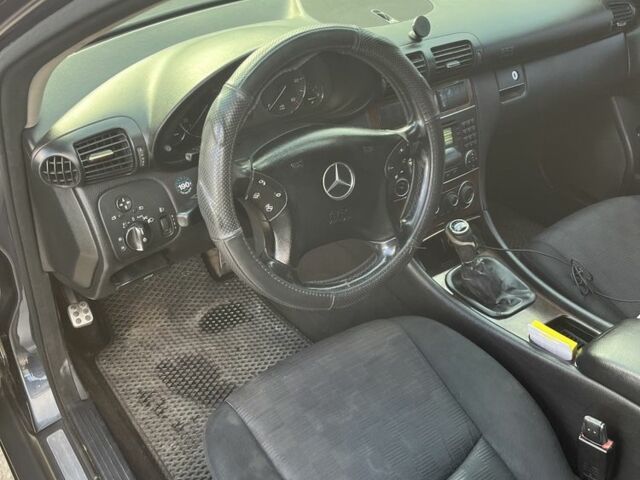 Синій Мерседес Ц-Клас, об'ємом двигуна 2.1 л та пробігом 400 тис. км за 4400 $, фото 7 на Automoto.ua