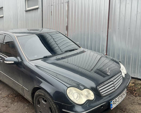 Синій Мерседес Ц-Клас, об'ємом двигуна 2.2 л та пробігом 400 тис. км за 6000 $, фото 5 на Automoto.ua