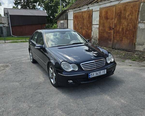 Синій Мерседес Ц-Клас, об'ємом двигуна 2.1 л та пробігом 240 тис. км за 5199 $, фото 2 на Automoto.ua