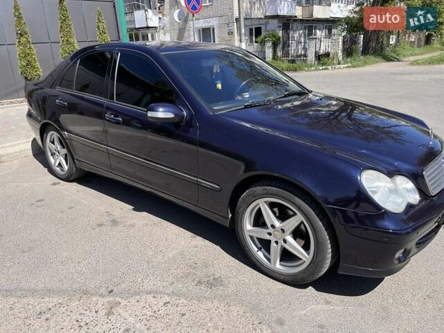 Синій Мерседес Ц-Клас, об'ємом двигуна 1.8 л та пробігом 200 тис. км за 7600 $, фото 5 на Automoto.ua