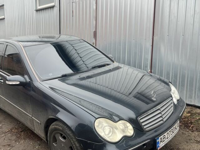 Синий Мерседес Ц-Класс, объемом двигателя 2.1 л и пробегом 3 тыс. км за 6000 $, фото 3 на Automoto.ua