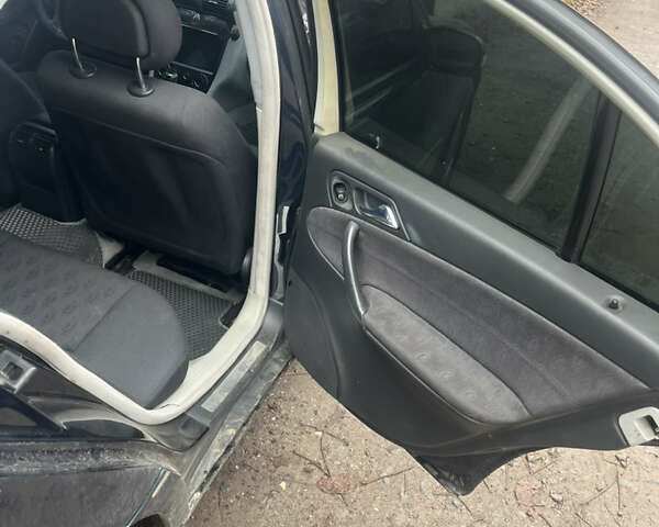 Синій Мерседес Ц-Клас, об'ємом двигуна 2.2 л та пробігом 400 тис. км за 6000 $, фото 4 на Automoto.ua