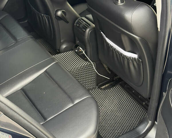 Синий Мерседес Ц-Класс, объемом двигателя 1.8 л и пробегом 280 тыс. км за 7400 $, фото 8 на Automoto.ua