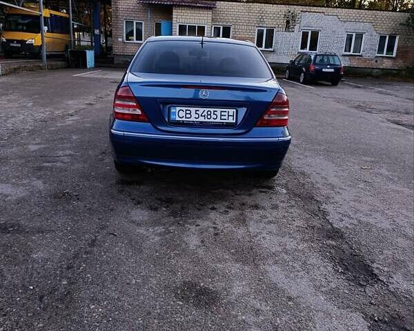 Синий Мерседес Ц-Класс, объемом двигателя 1.8 л и пробегом 286 тыс. км за 5450 $, фото 4 на Automoto.ua