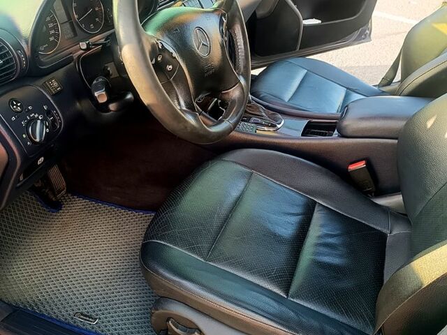 Синий Мерседес Ц-Класс, объемом двигателя 1.8 л и пробегом 337 тыс. км за 5800 $, фото 5 на Automoto.ua