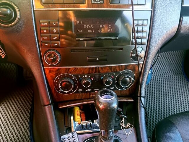 Синий Мерседес Ц-Класс, объемом двигателя 1.8 л и пробегом 337 тыс. км за 5800 $, фото 6 на Automoto.ua