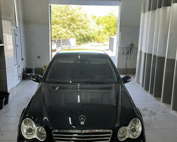 Синий Мерседес Ц-Класс, объемом двигателя 1.8 л и пробегом 233 тыс. км за 6500 $, фото 3 на Automoto.ua